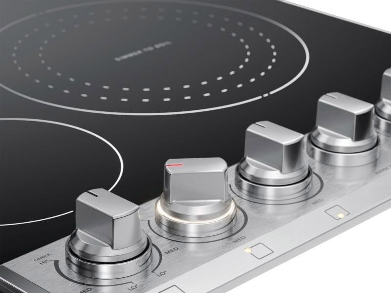 30" Frigidaire Professional 5 Burner Electric Cooktop - PCCE3080AF