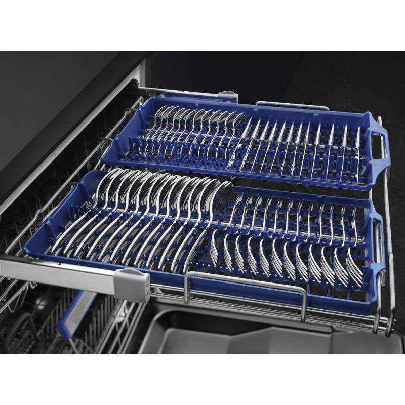 24" SMEG Under Counter Built-in Dishwasher in Stainless Steel - LSPU8643X