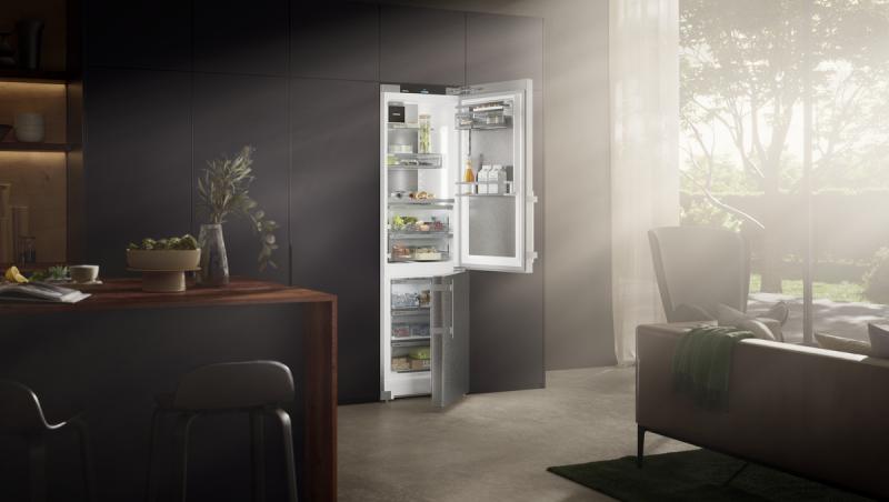 24" Liebherr Fridge-Freezer with BioFresh Professional and NoFrost - SCB5790IM