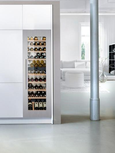 24" Liebherr  Built-in wine cabinet - HW8000