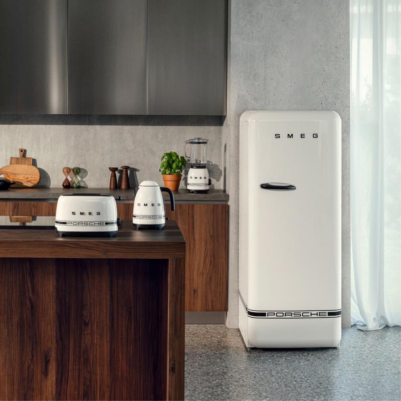 24" SMEG 50s Style Retro Single-Door Refrigerator - FAB28URDPCW6