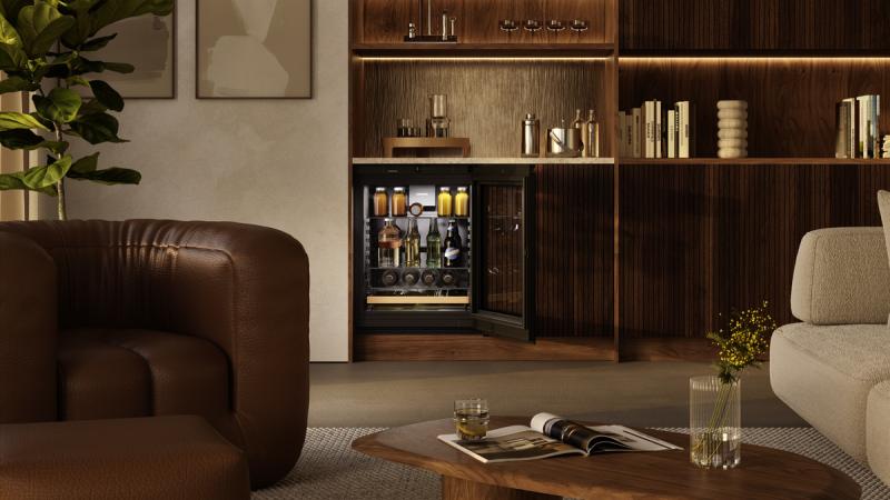 24" Liebherr Fully Integrated Under Counter Beverage Refrigerator - UBCgb3730