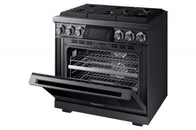 36" Dacor 5.4 Cu. Ft. Freestanding  Pro Gas Range - DOP36M96GLM