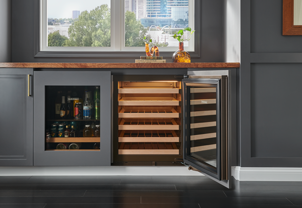 Designer Undercounter  Sub-Zero 24 Wine Storage DEU2450W